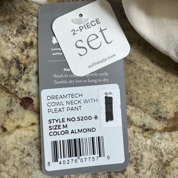 Softies DreamTech Mock Neck with Pleated Pant in Almond- Size M - New With Tags - Picture 2 of 7